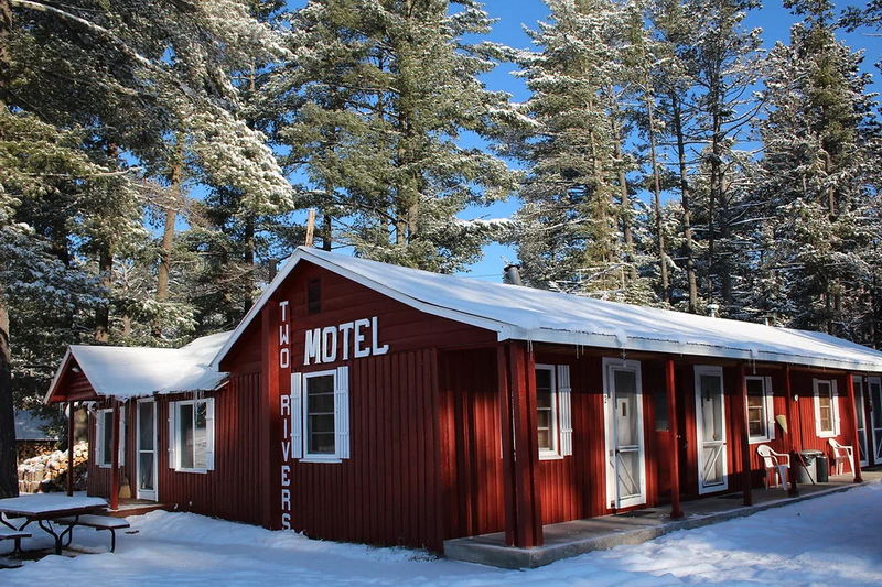 Two Rivers Motel and Cabins - Web Listing (newer photo)